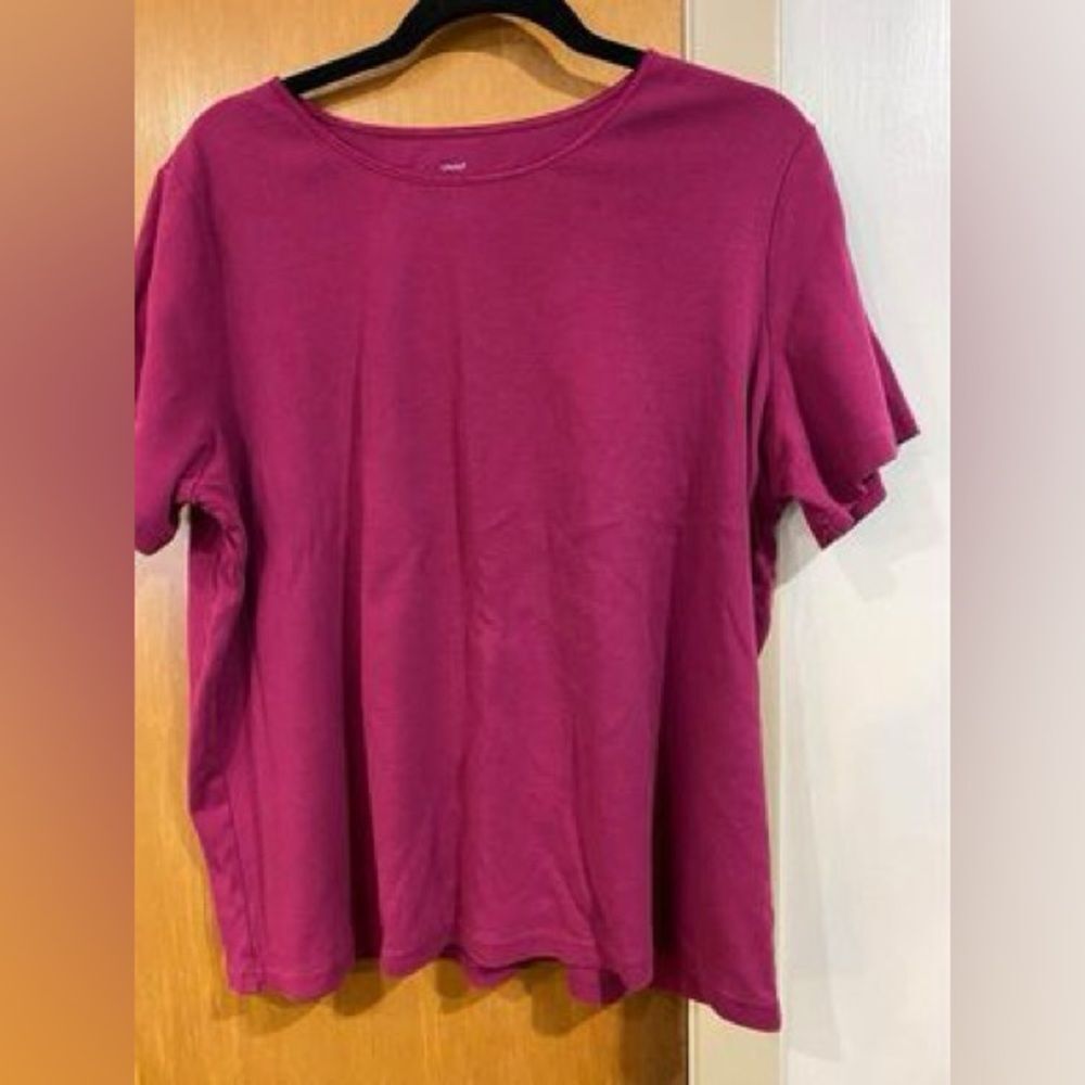 Womans CJ Banks Top 1x